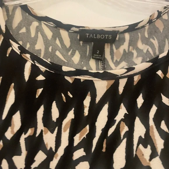 Elegant Black and Cream Patterned Dress - Picture 3 of 3